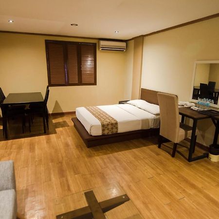 Dg Grami Hotel Paranaque City Eksteriør billede