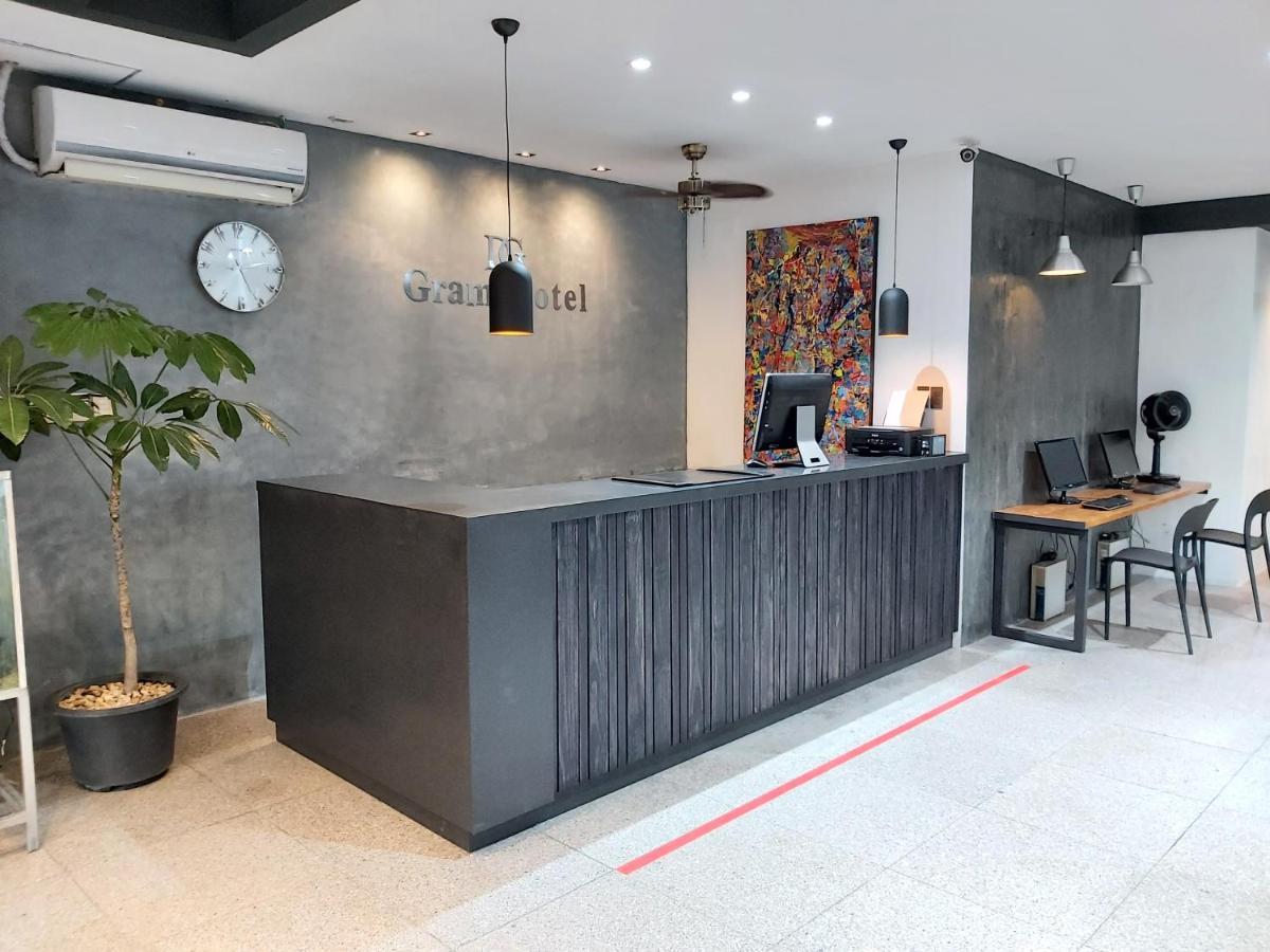 Dg Grami Hotel Paranaque City Eksteriør billede