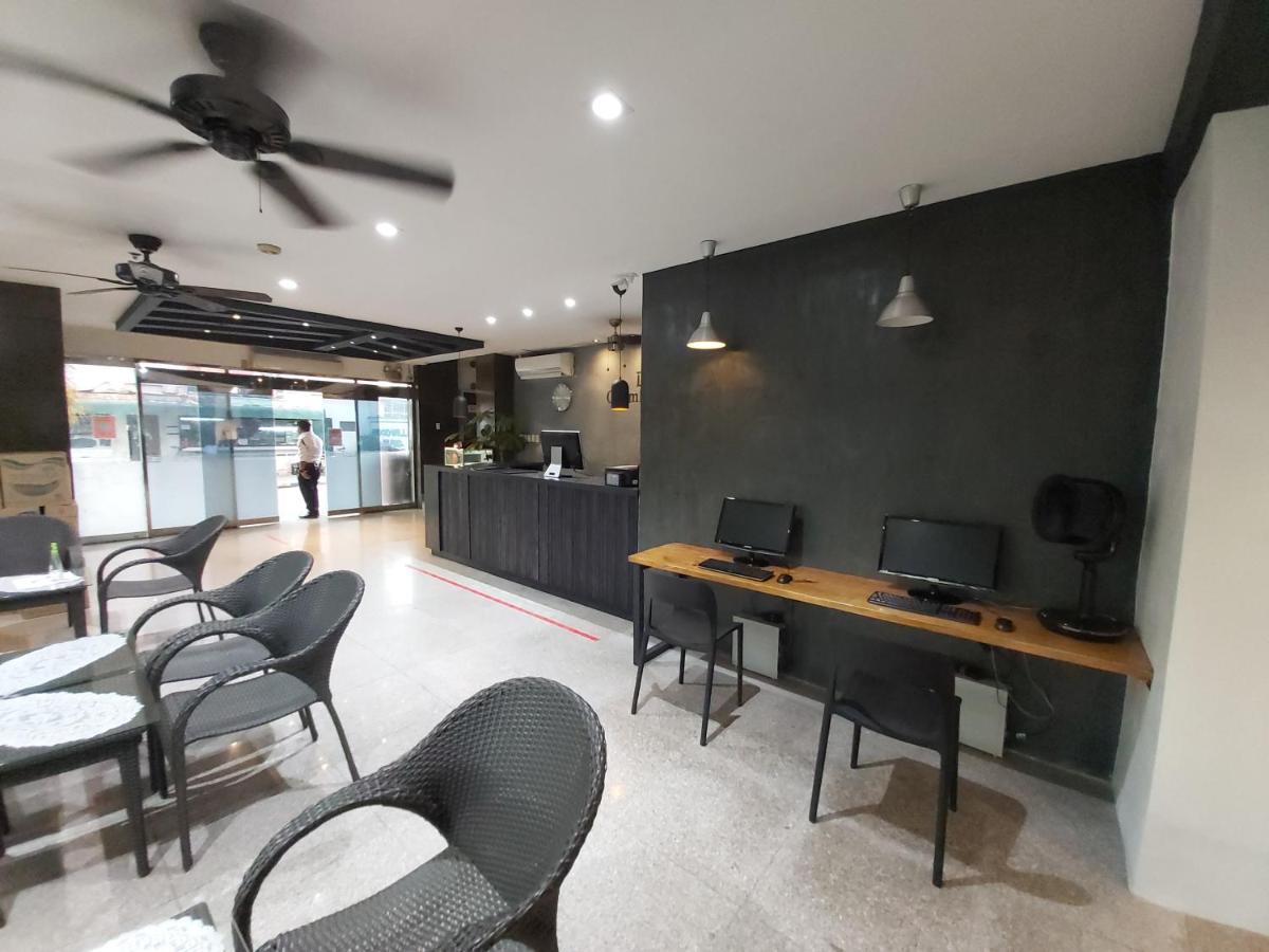 Dg Grami Hotel Paranaque City Eksteriør billede