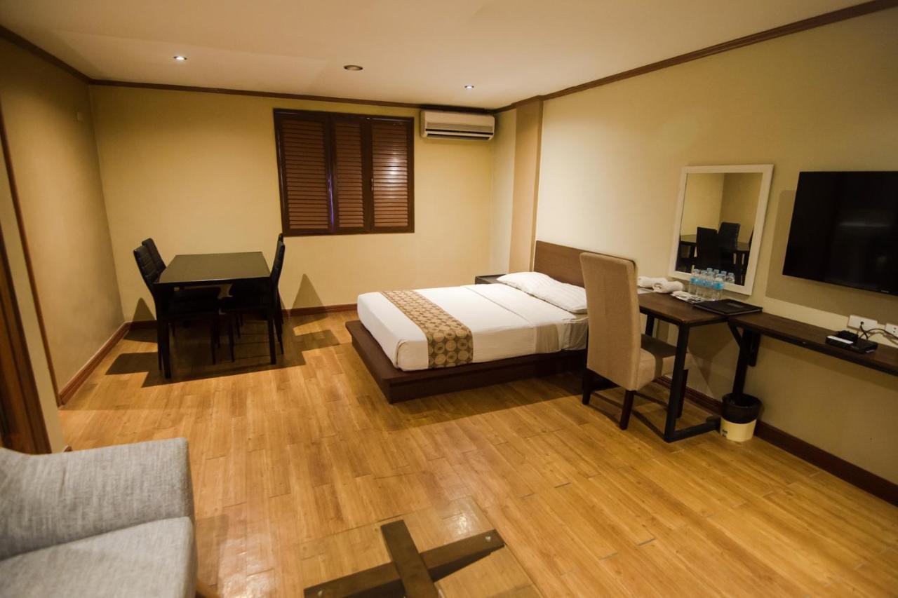 Dg Grami Hotel Paranaque City Eksteriør billede