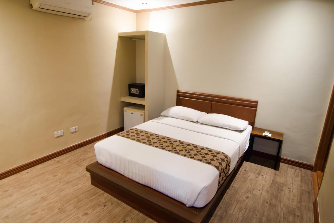 Dg Grami Hotel Paranaque City Eksteriør billede