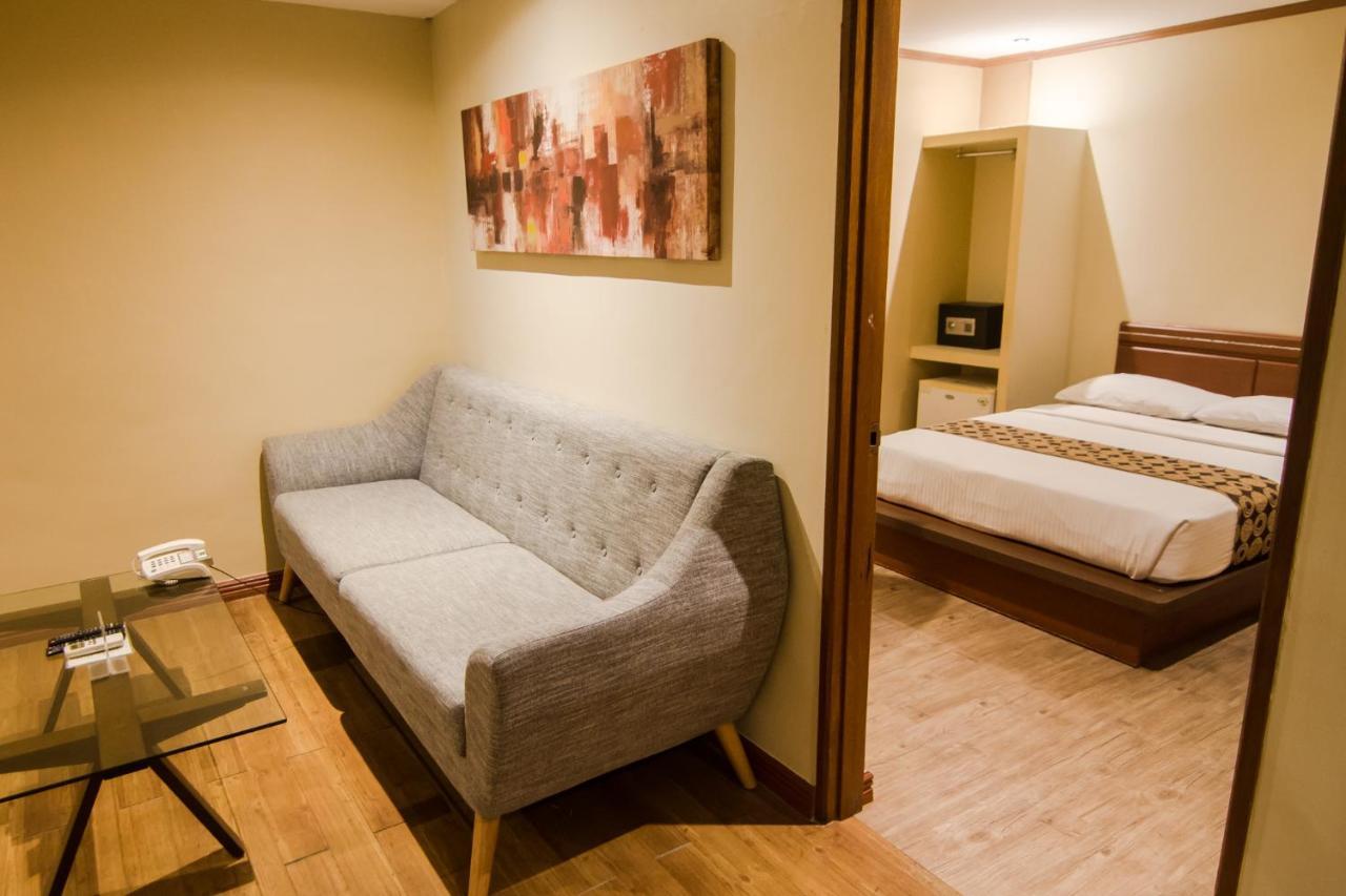 Dg Grami Hotel Paranaque City Eksteriør billede