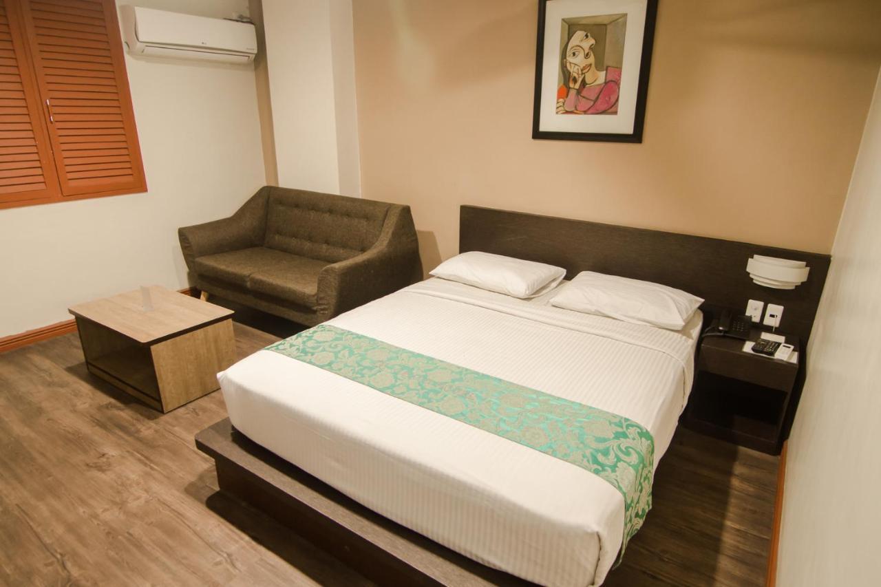 Dg Grami Hotel Paranaque City Eksteriør billede