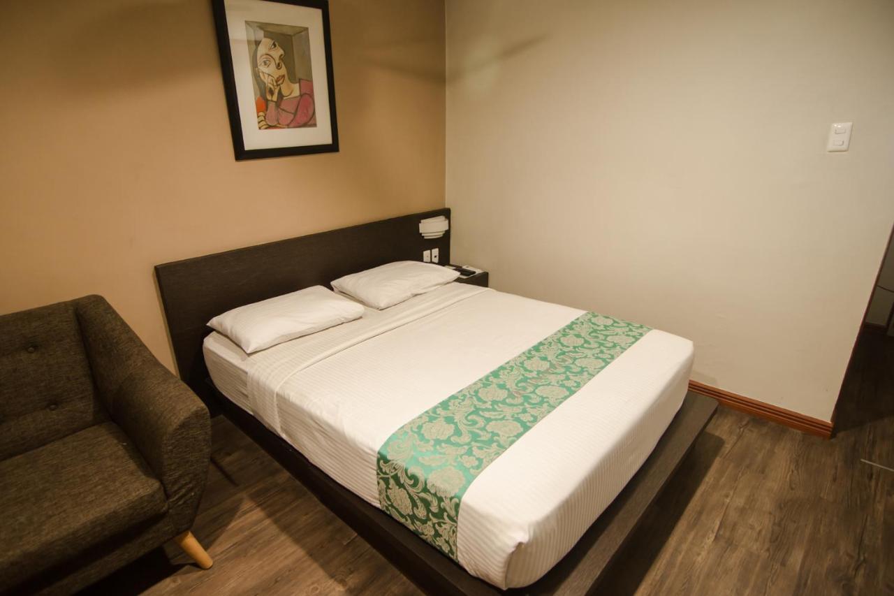 Dg Grami Hotel Paranaque City Eksteriør billede