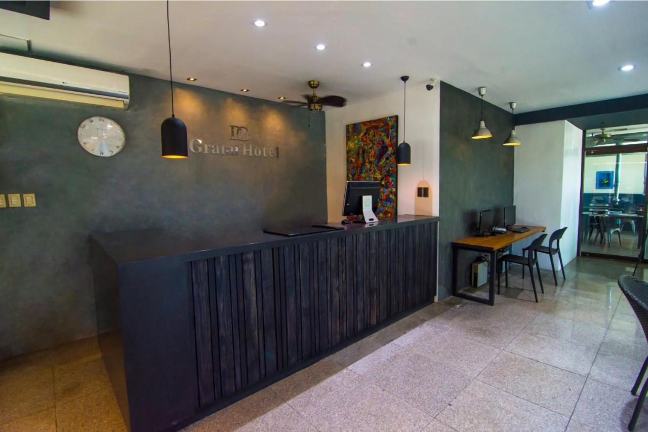 Dg Grami Hotel Paranaque City Eksteriør billede