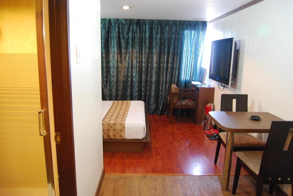 Dg Grami Hotel Paranaque City Værelse billede